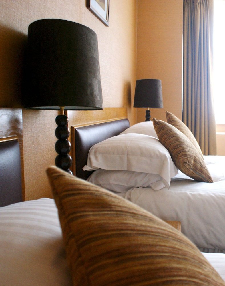 Trouville Hotel 54/76