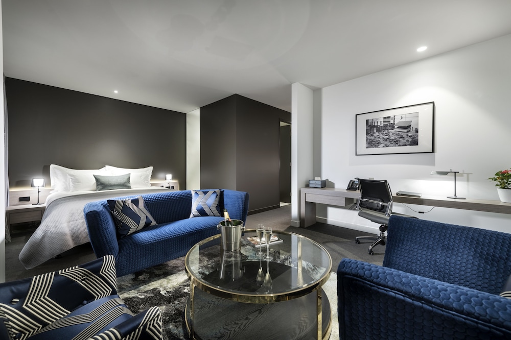 The Melbourne Hotel 37/69