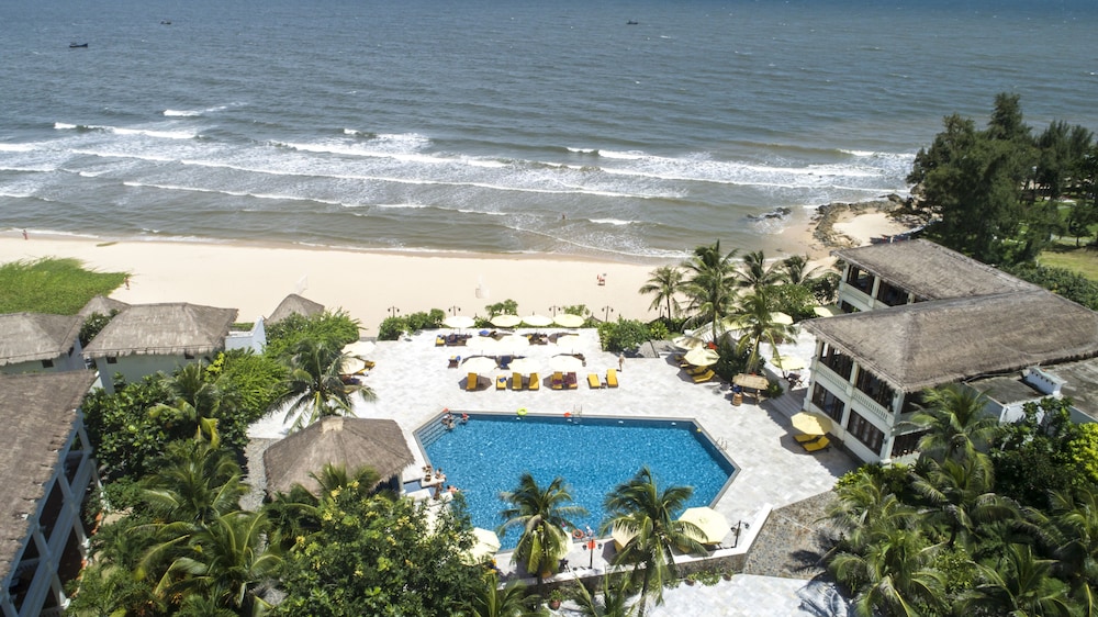 Allezboo Beach Resort And Spa 40/50