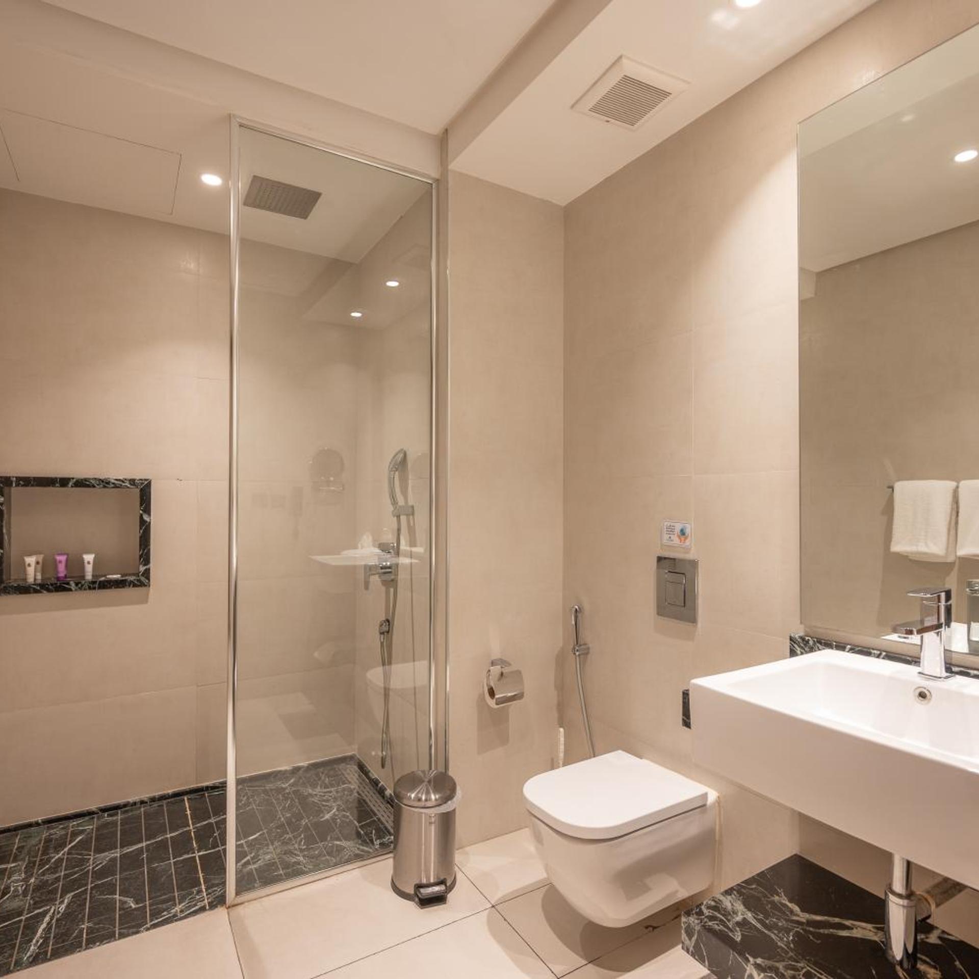 فندق ويك اند صاري(Weekend Hotel Sari) 79/80