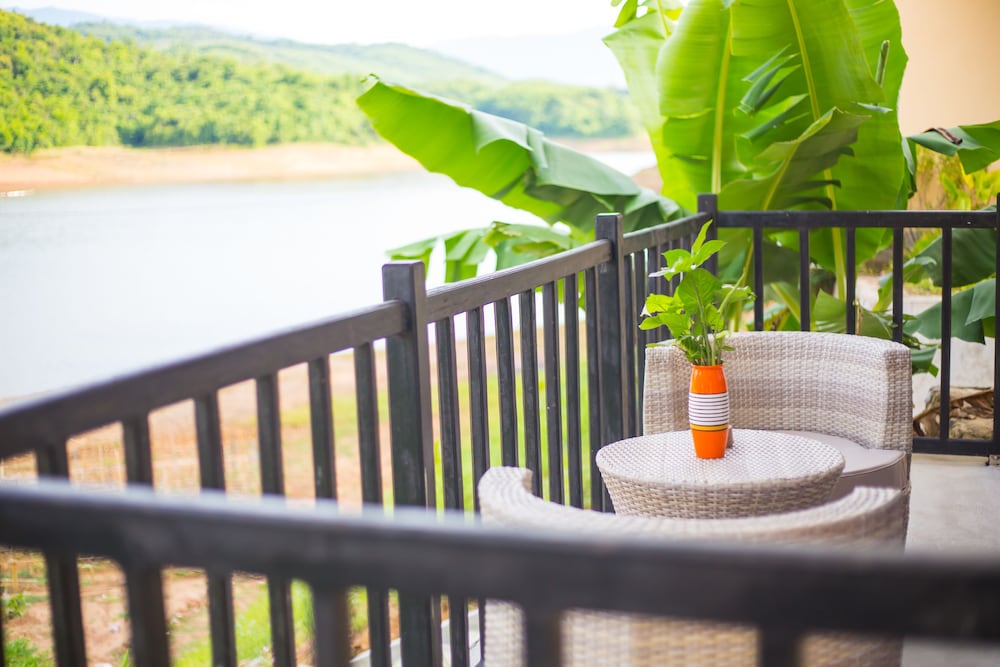 Phong Nha Lake House 37/74
