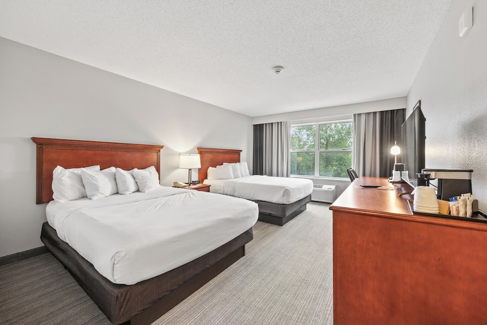 Marinette WI Hotel 9/50