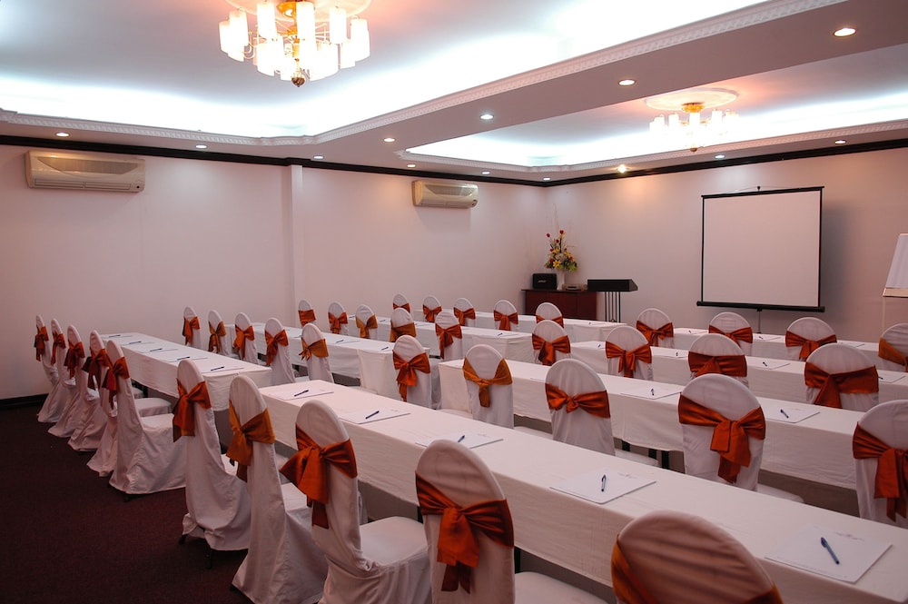 Capital Garden Hotel 18/21