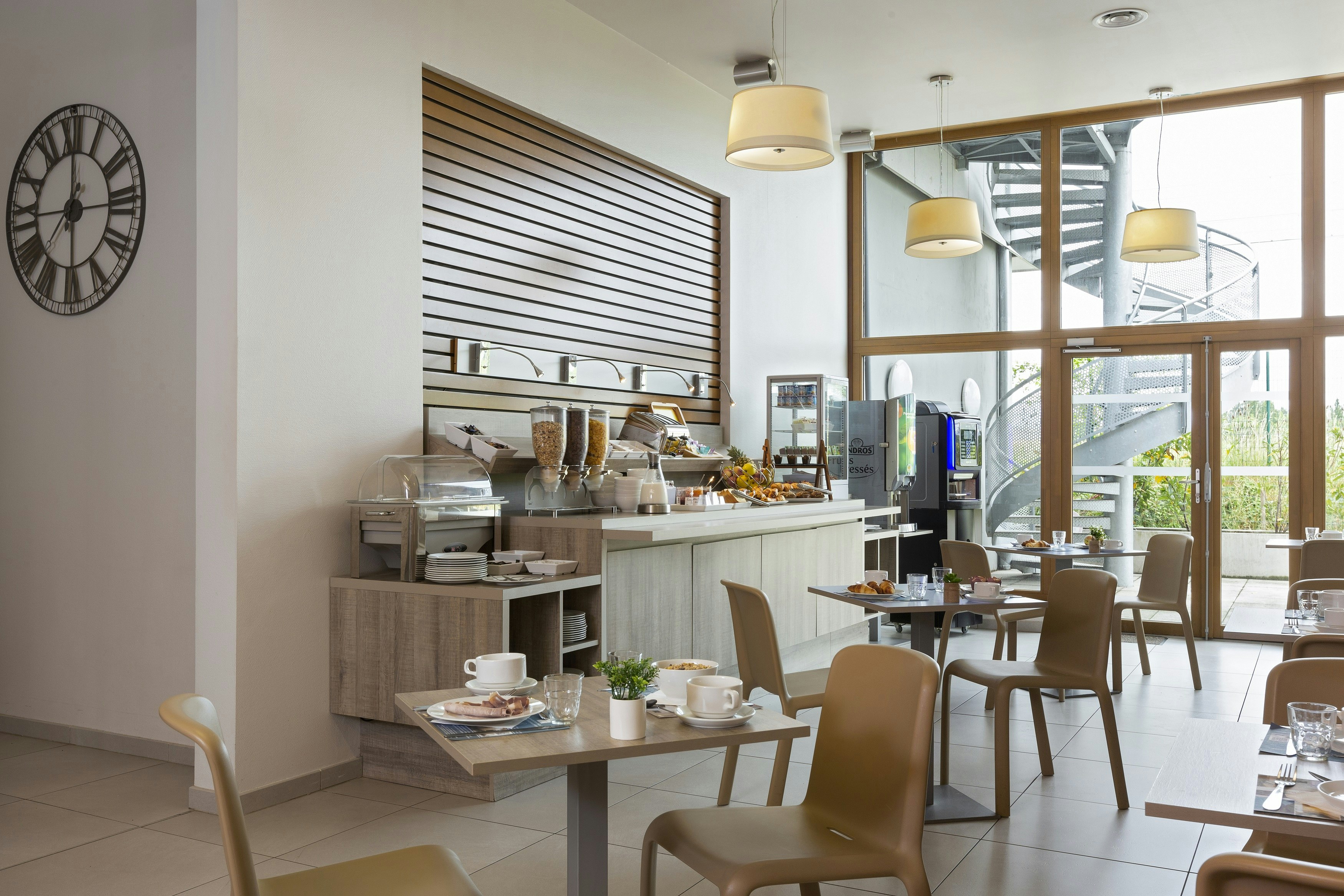 Neho Suites Porte de Geneve Gare Annemasse 23/30