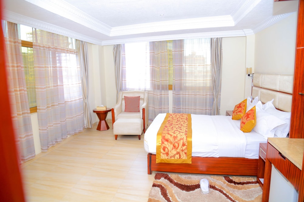Tiffany Diamond Hotel Indira Gandhi Street 49/71