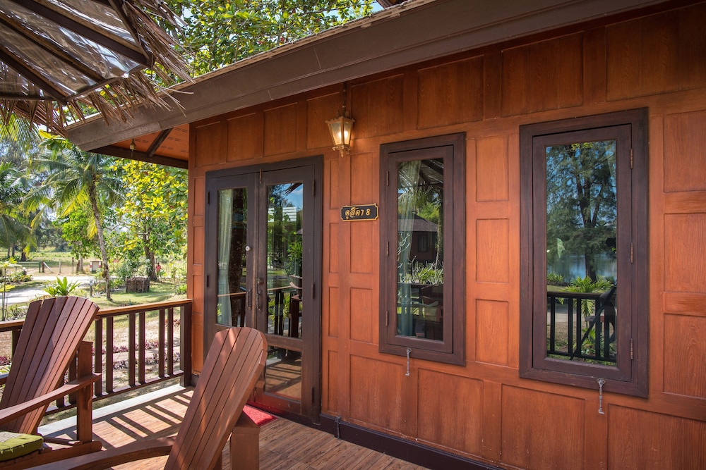 ThaiLife Wellness & Meditation Resort 8/80