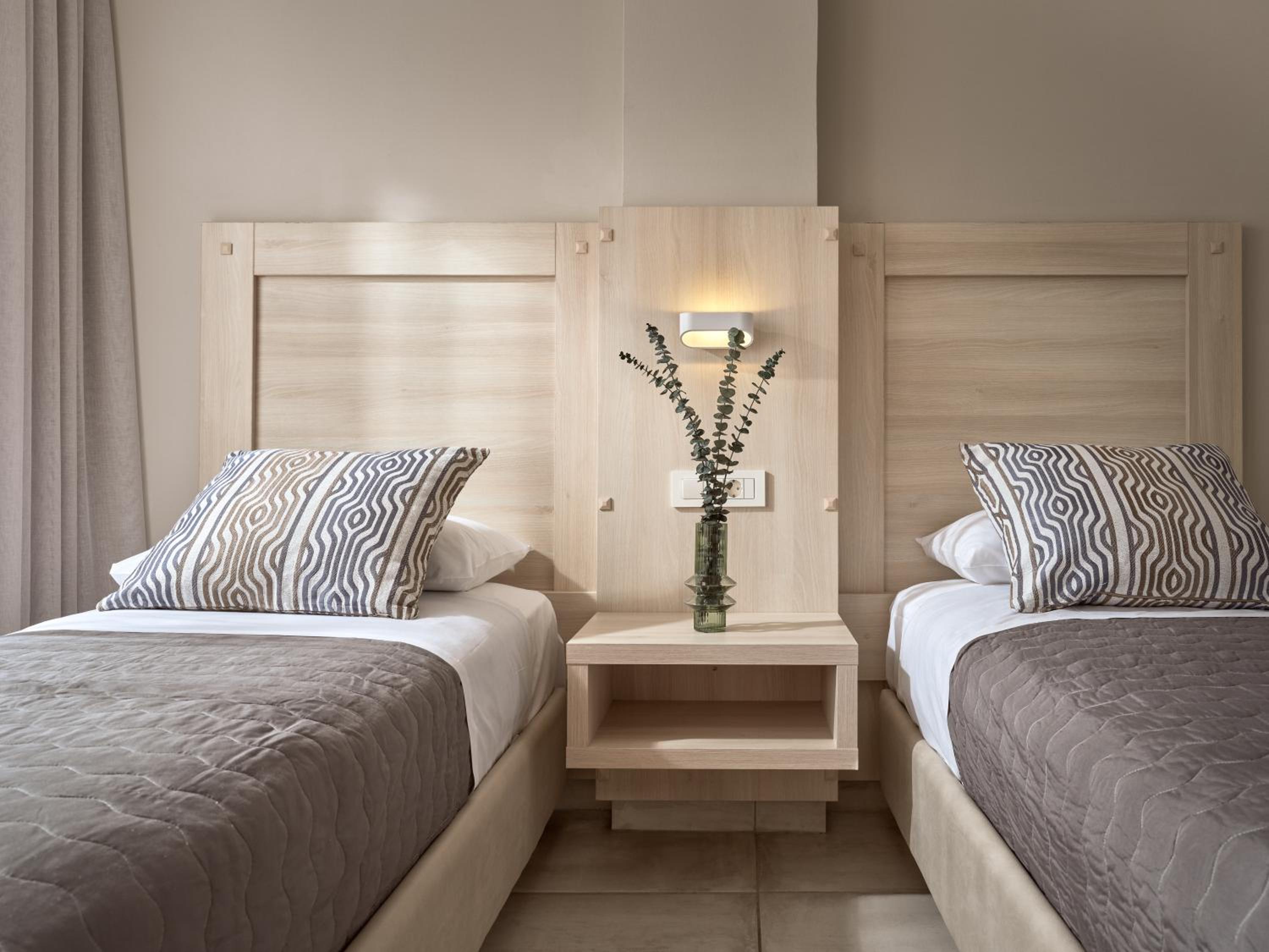2 BEDROOMS, APARTMENT