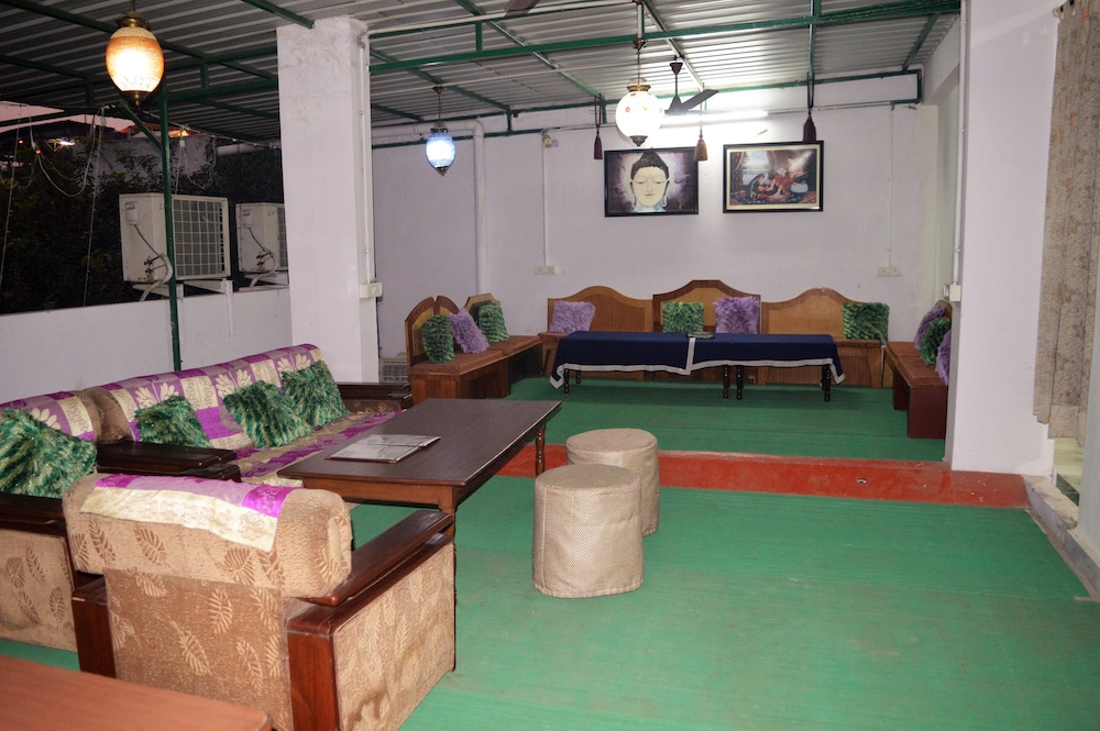 Cottage Ganga Inn 47/50