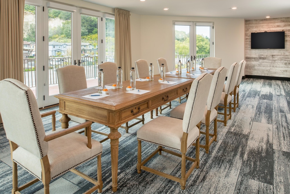 Four Points By Sheraton Santa Cruz Scotts Valley 24/32