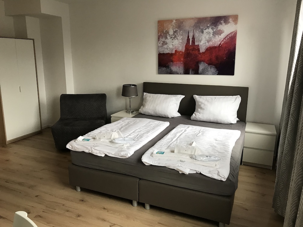 City Apartments in Koln am Rheingarten 15/45
