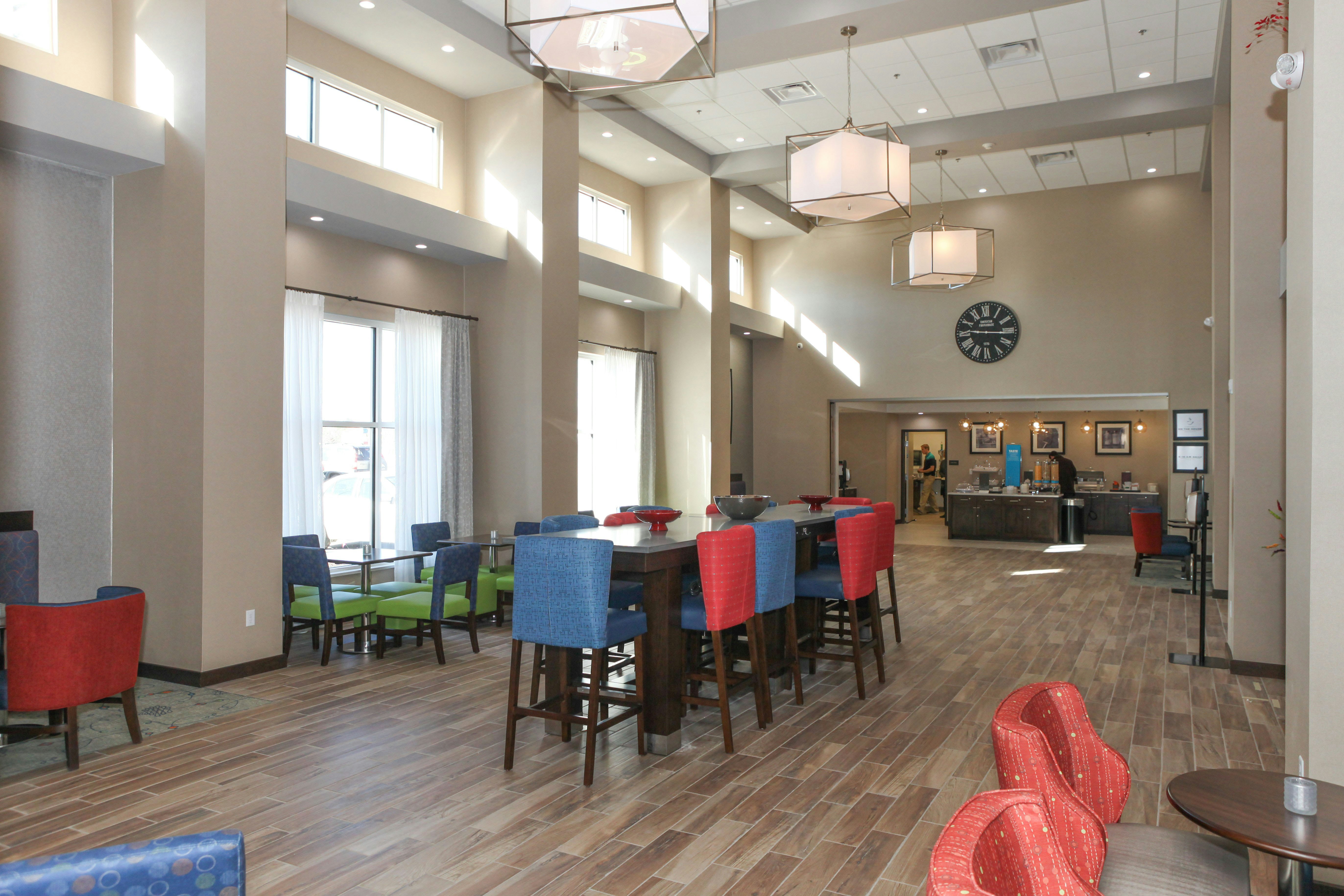Hampton Inn and Suites Lafayette Medical Center CO 44/57