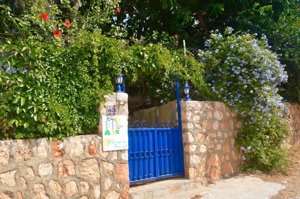 Miramar Pansiyon 37/43