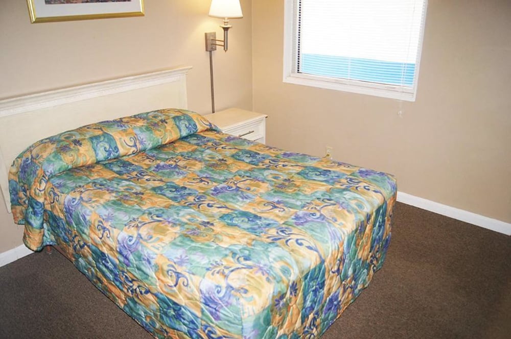 Polynesian Ocean Front Hotel 14/42