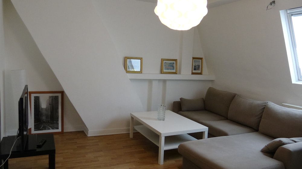 Nationale Apparthotel 48/71