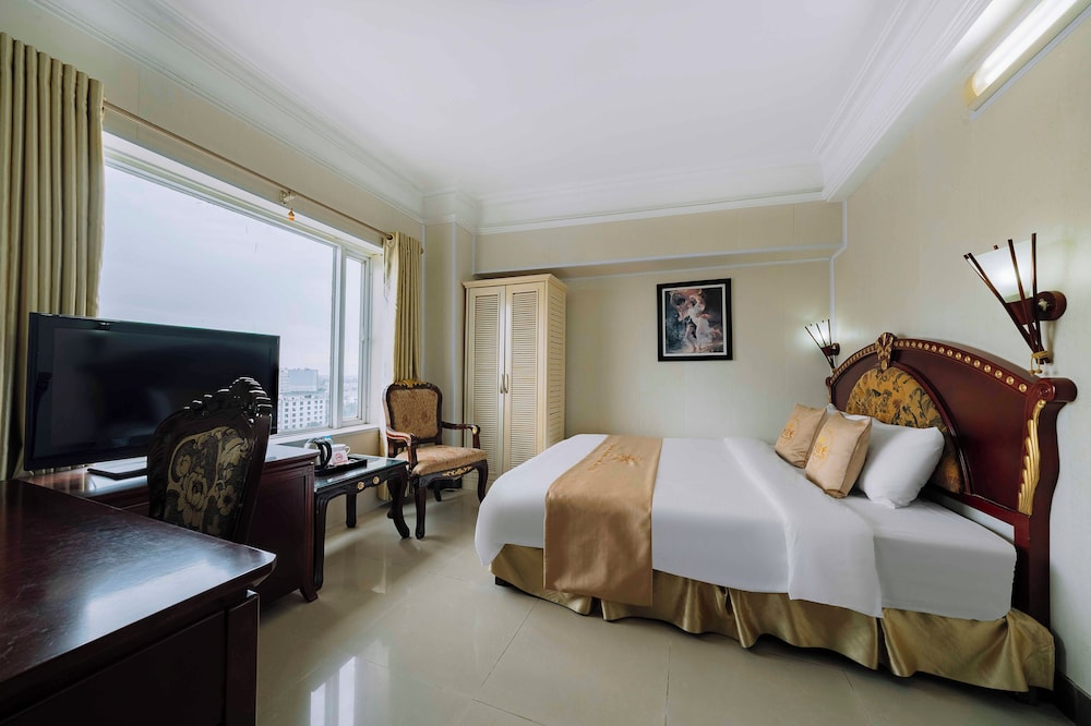 Classic Hoang Long Hotel 26/65