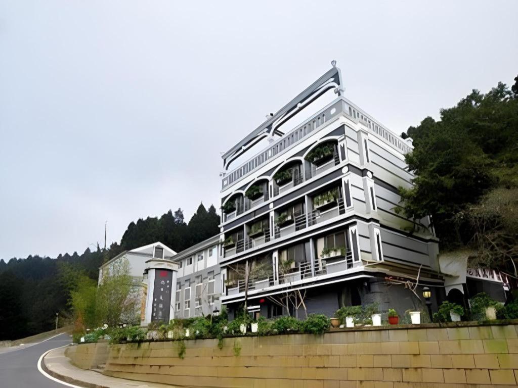 Ali-Shan Kaofeng Hotel 6/36