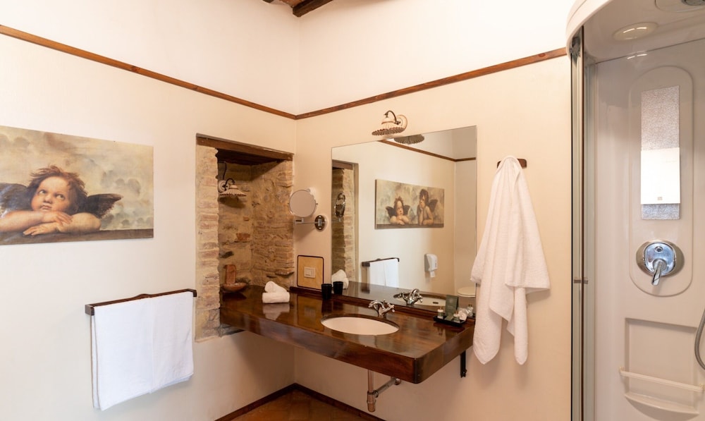 Tenuta Fattoria Vecchia 8/85