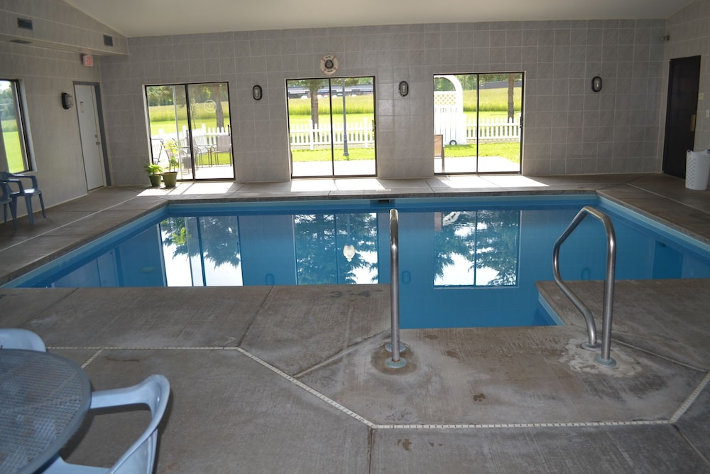 Sky Lodge Inn Suites 2/34