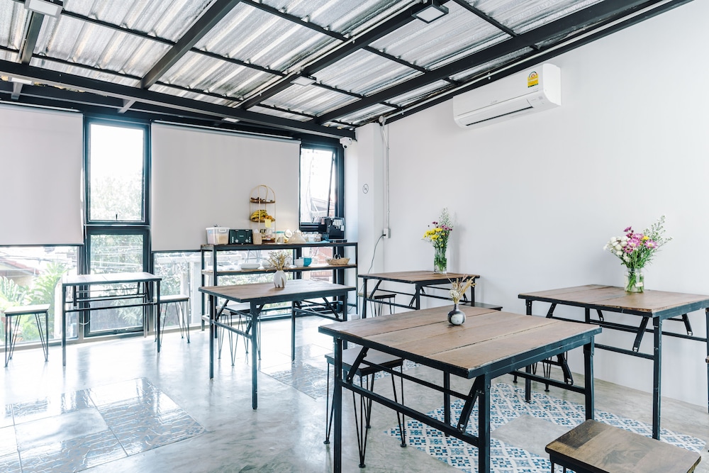 33 Poshtel - Adults Only 37/50