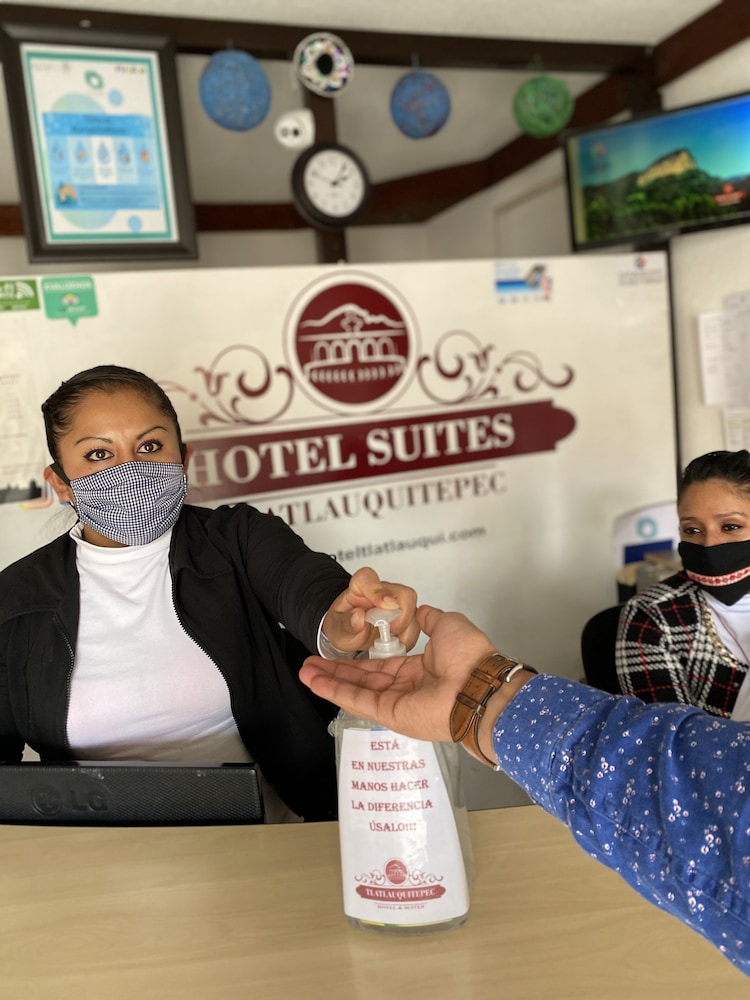 Hotel & Suites Cerro Rojo 4/68