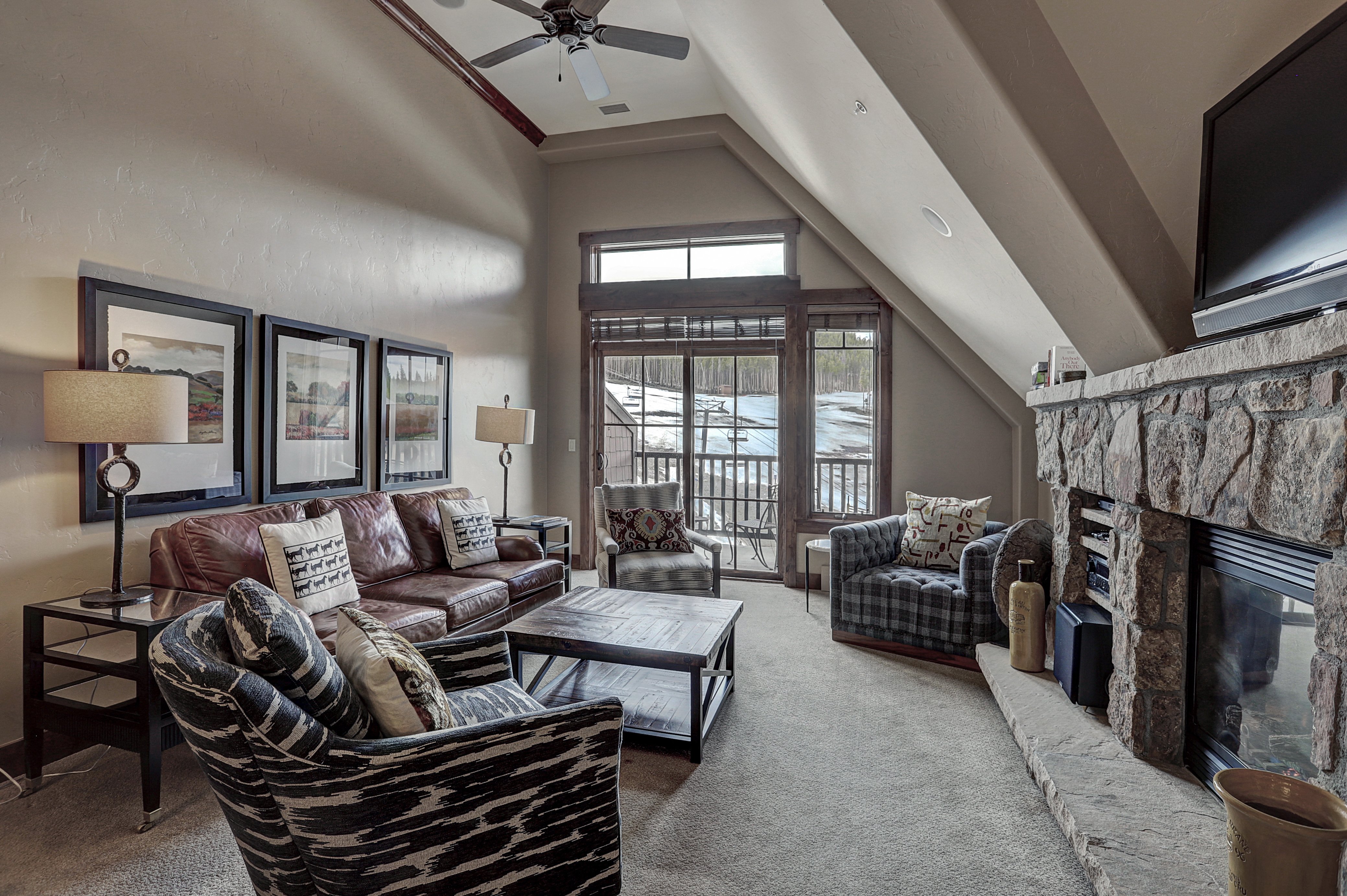 Crystal Peak Lodge 33/74