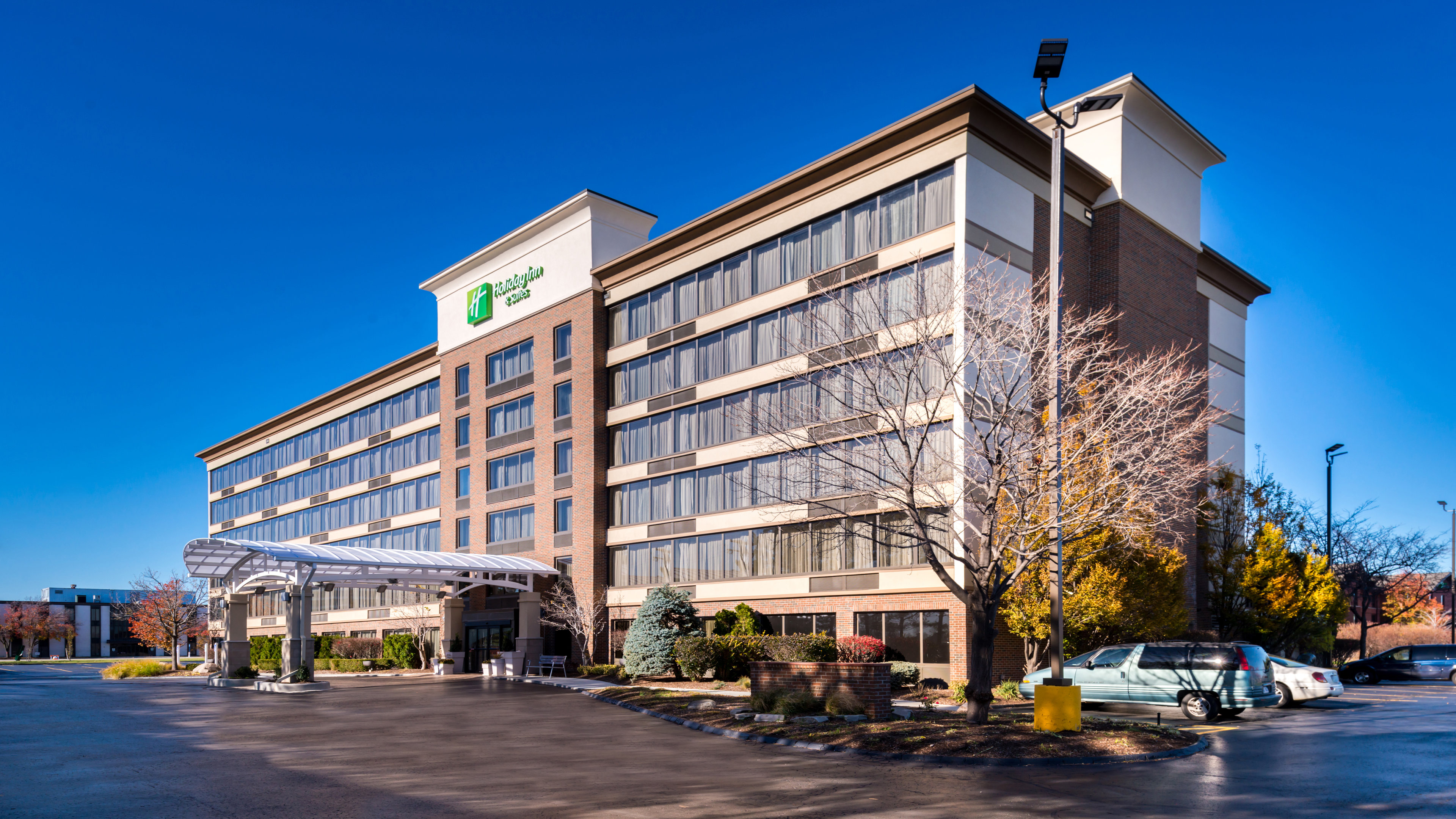 Holiday Inn Hotel Suites Warren 2/53