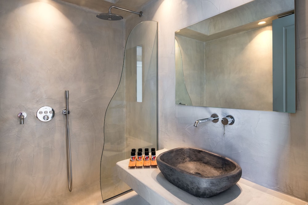 Astro Palace Suites And Spa 24/73