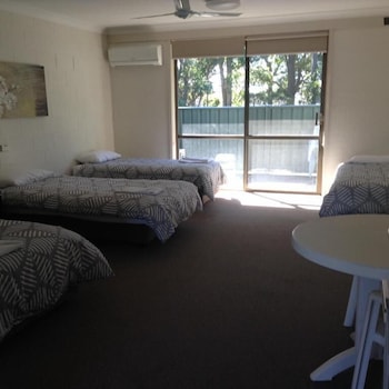 Settlers Inn 45/58