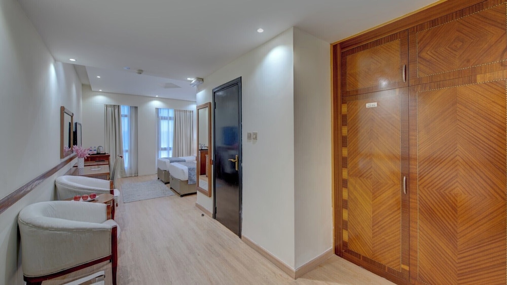 Vendome Plaza Hotel 48/62