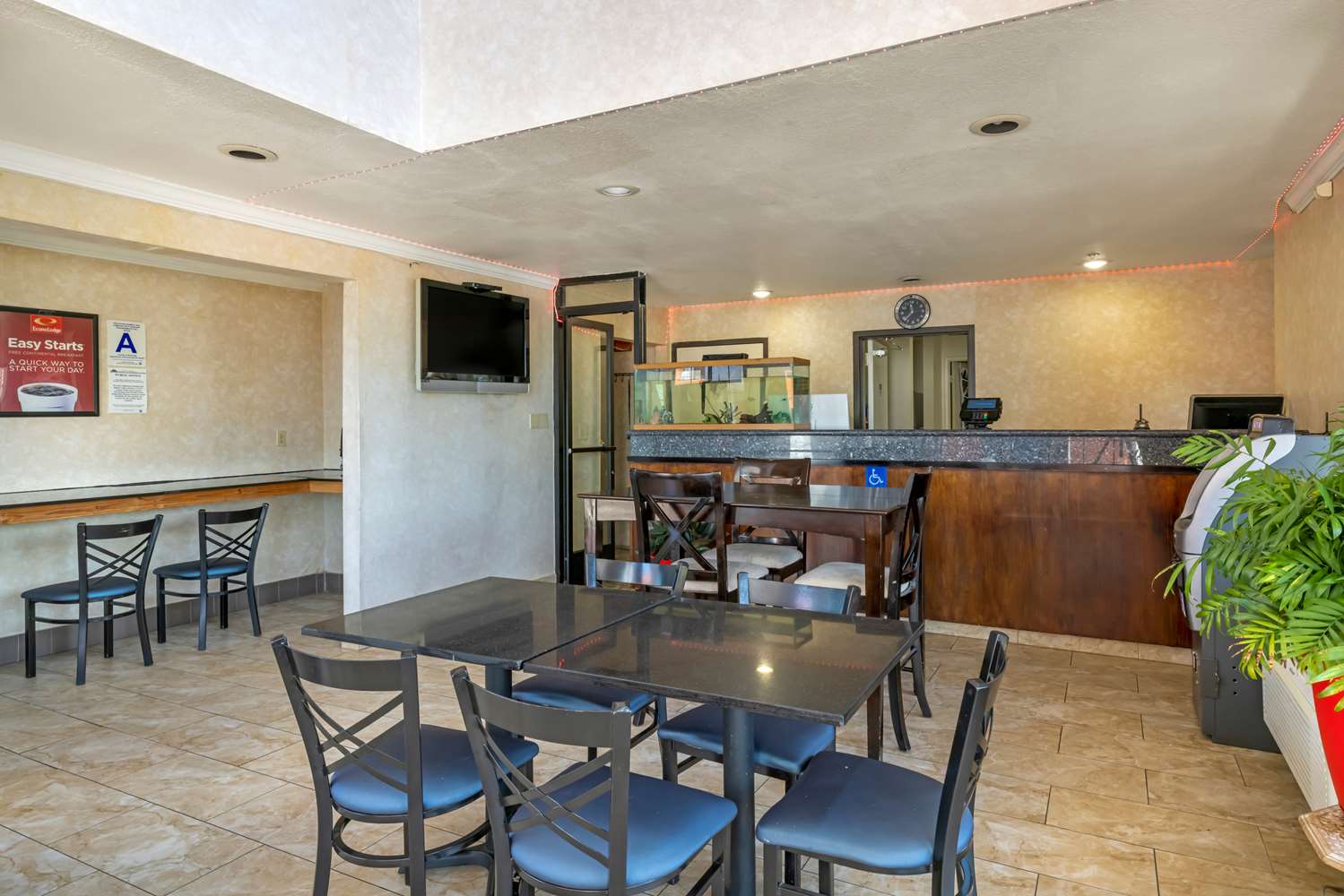 Econo Lodge Moreno Valley 2/7