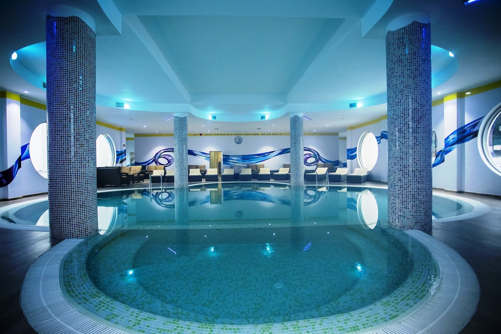Castello Mare Hotel & Wellness Resort 76/102