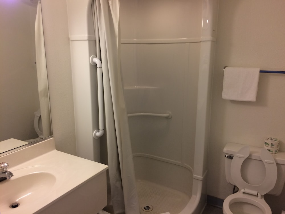 Travelodge By Wyndham Raton 15/37