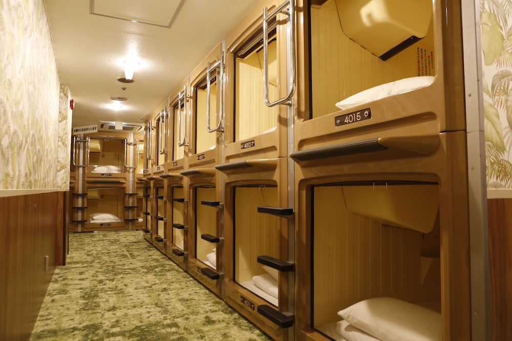 Shinjuku Kuyakushomae Capsule Hotel 46/46