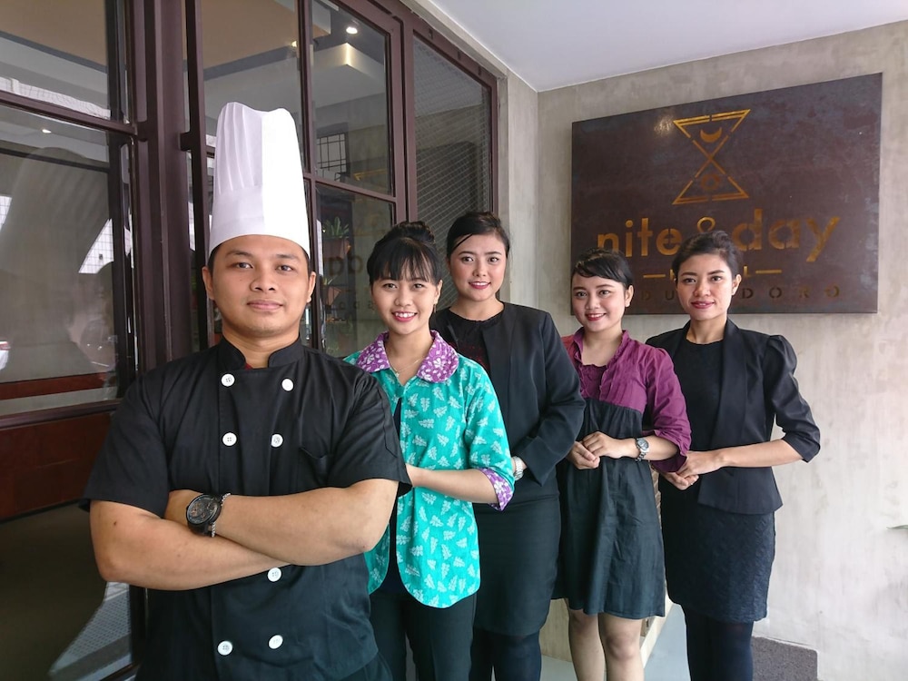 Nite And Day Surabaya Kedungdoro 7/40