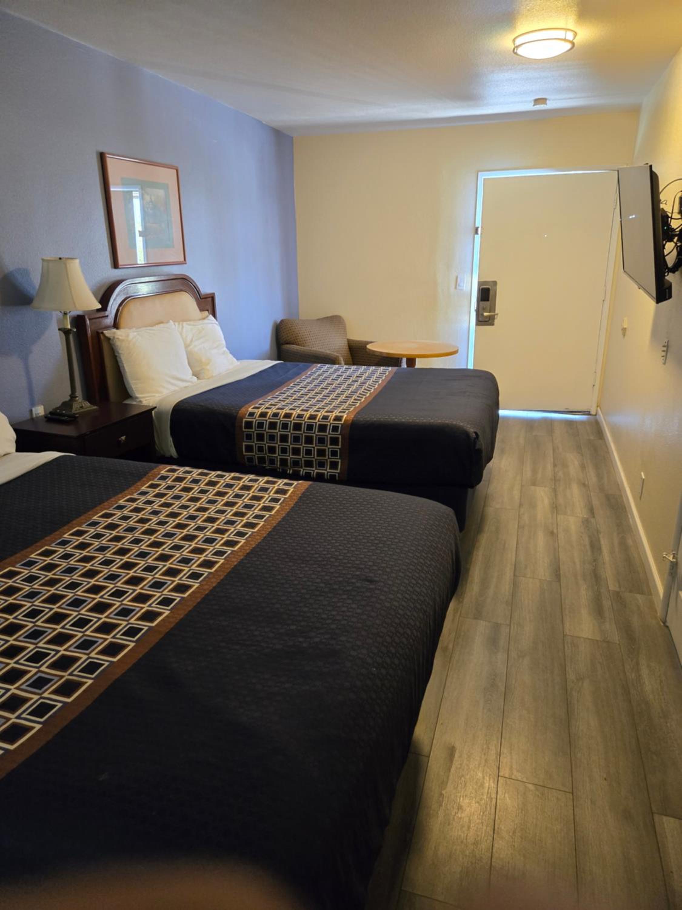 جناح بسرير كينج وسريرين مزدوجين، Rodeway Inn & Suites Blythe I-10, CA 16/18