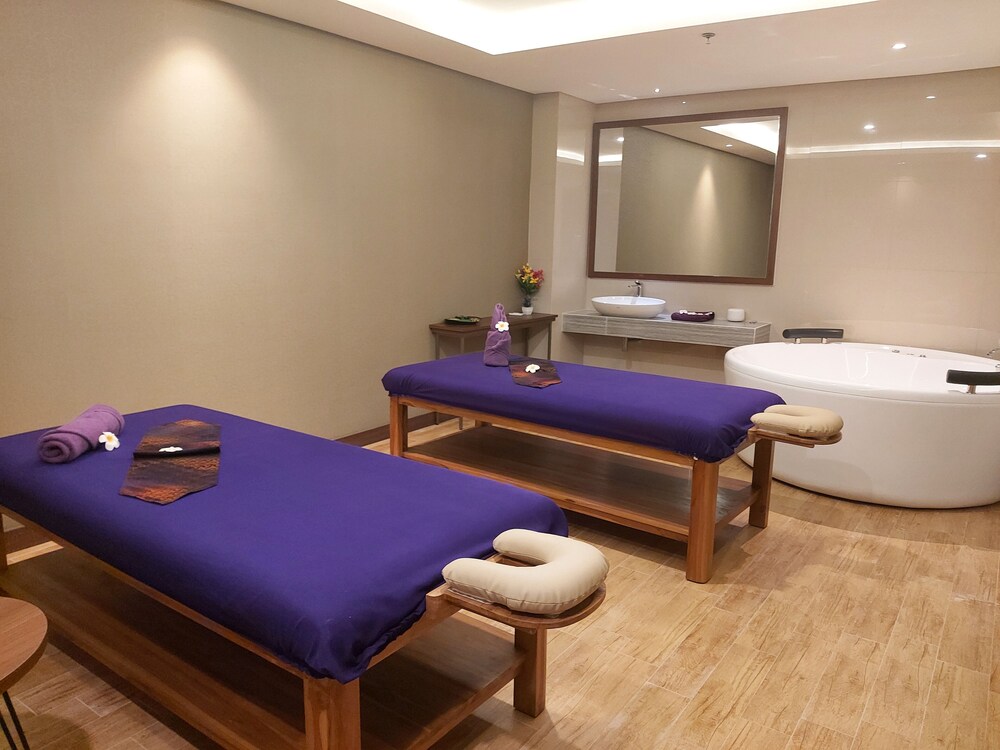 Swiss-Belhotel Cendrawasih Biak 21/60