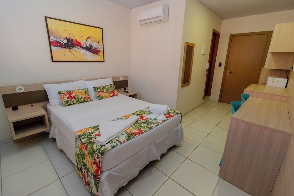EXECUTIVE, SUITE
