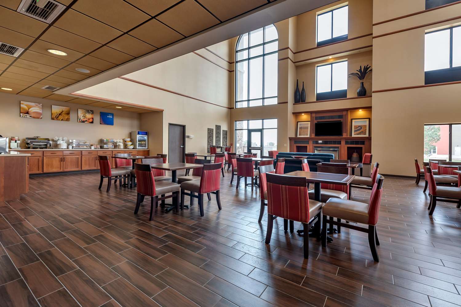 Comfort Inn & Suites Goodland, KS 38/47