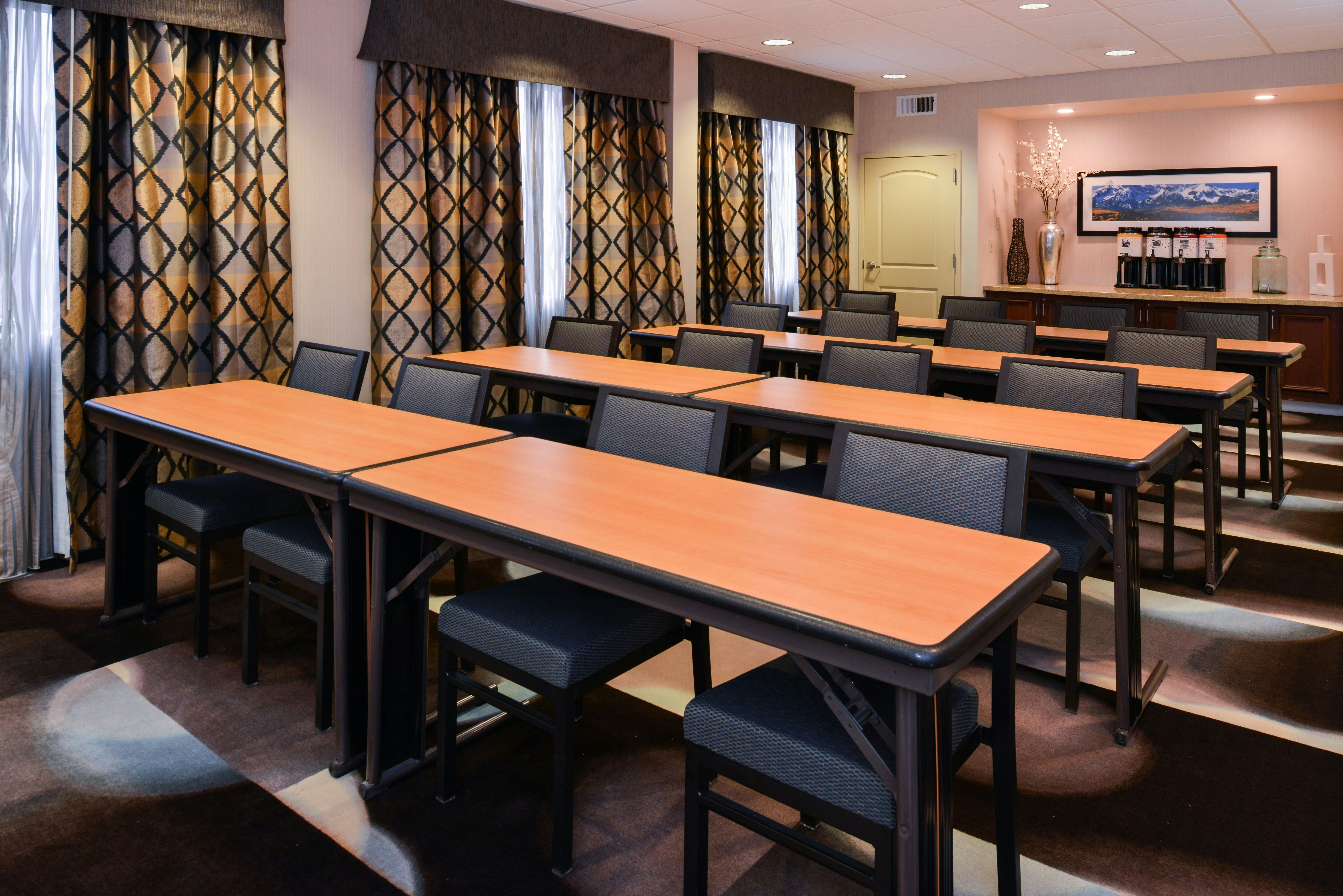 Hampton Inn Suites Denver Speer Boulevard 33/42
