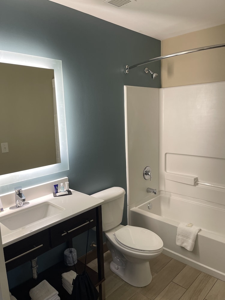 Sleep Inn & Suites Columbus near Fort Benning 17/44