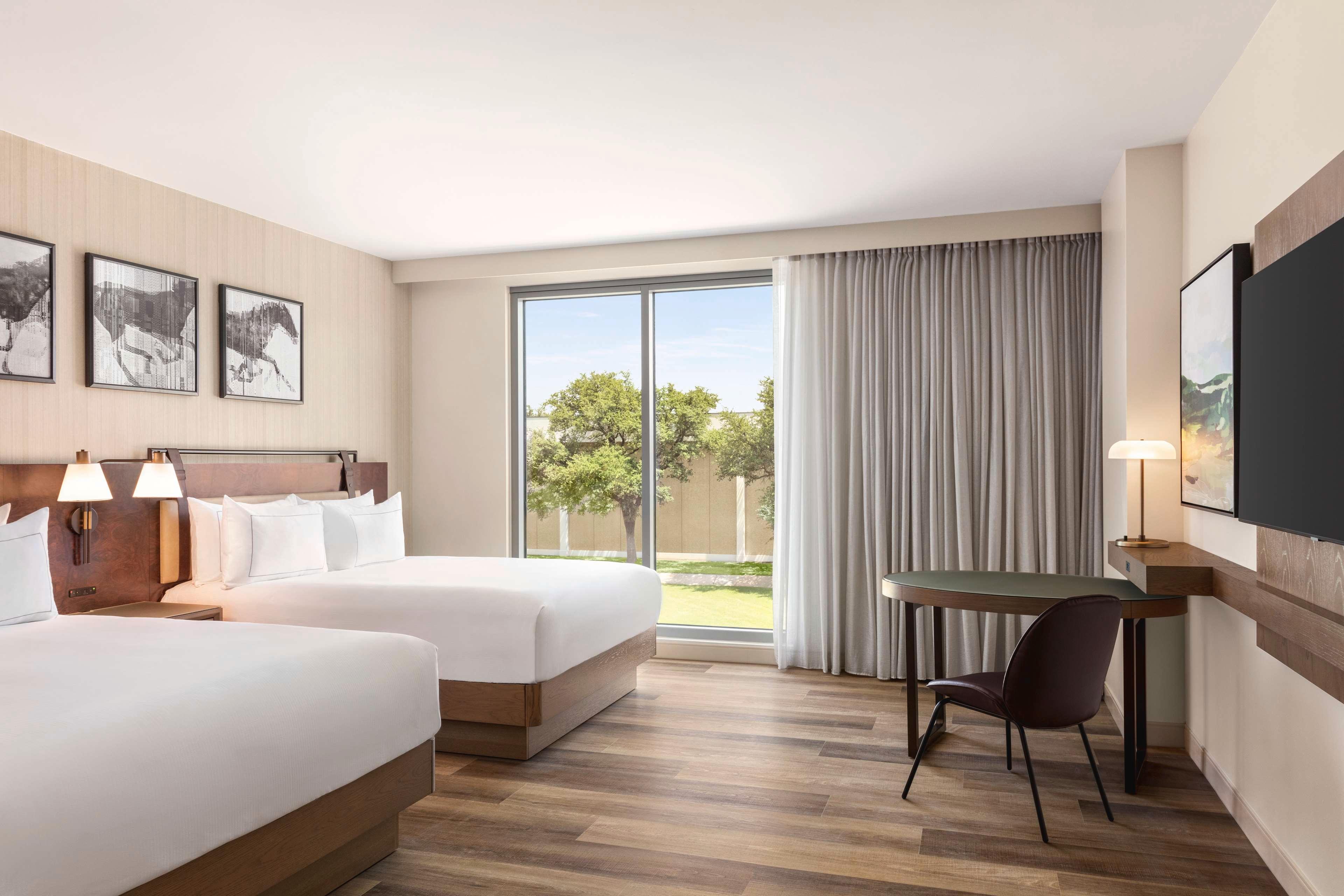 GUEST ROOM, 2 QUEEN BEDS, CITY VIEW