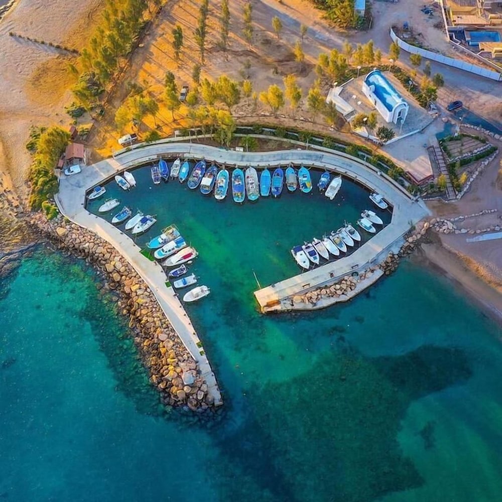 Marlita Beach Hotel Apartments 42/50