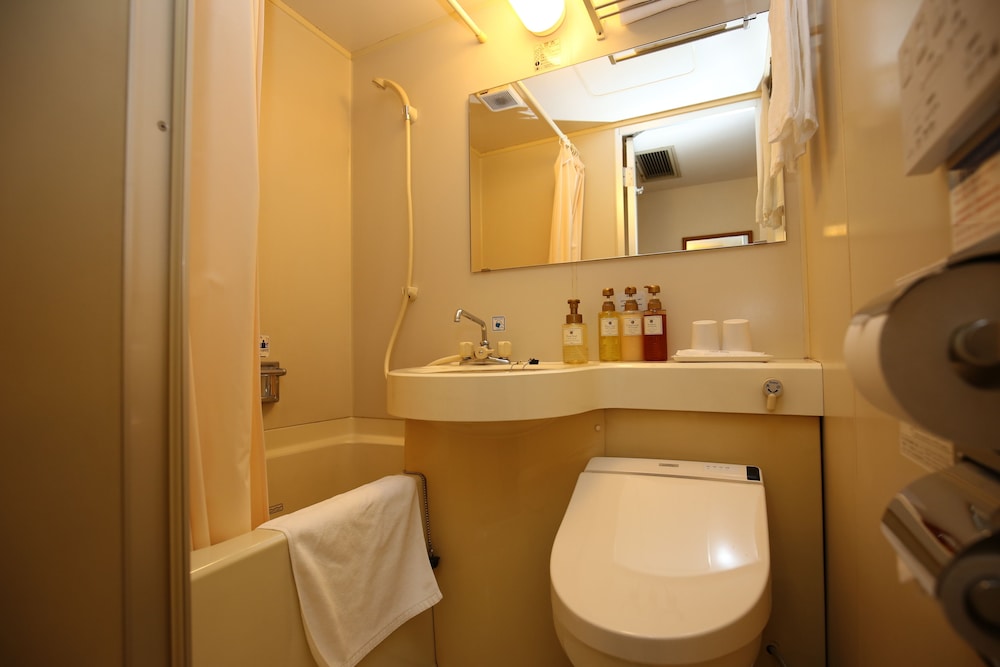 Kyoto Plaza Hotel 37/39