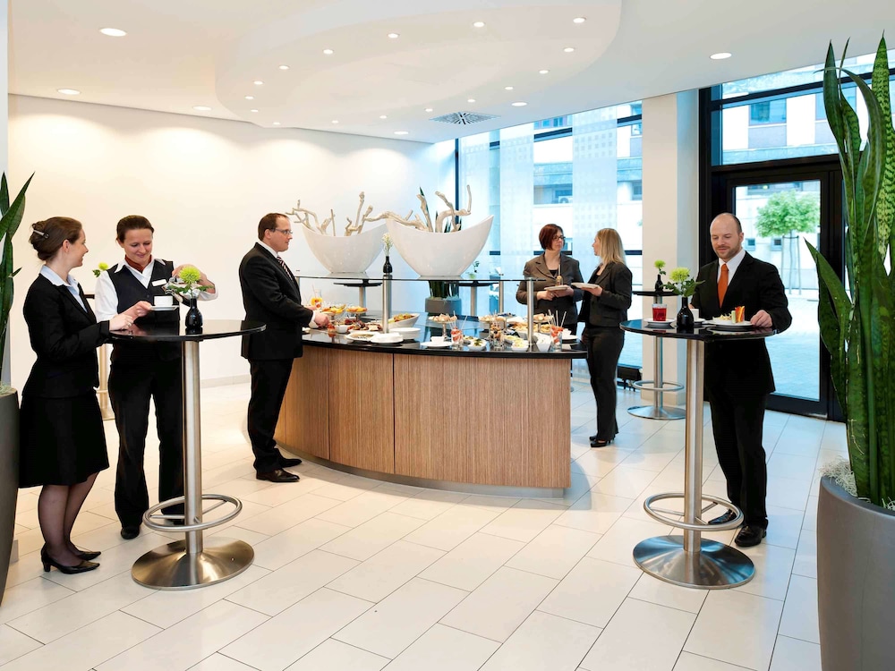 NOVOTEL HAMBURG CITY ALSTER 10/46