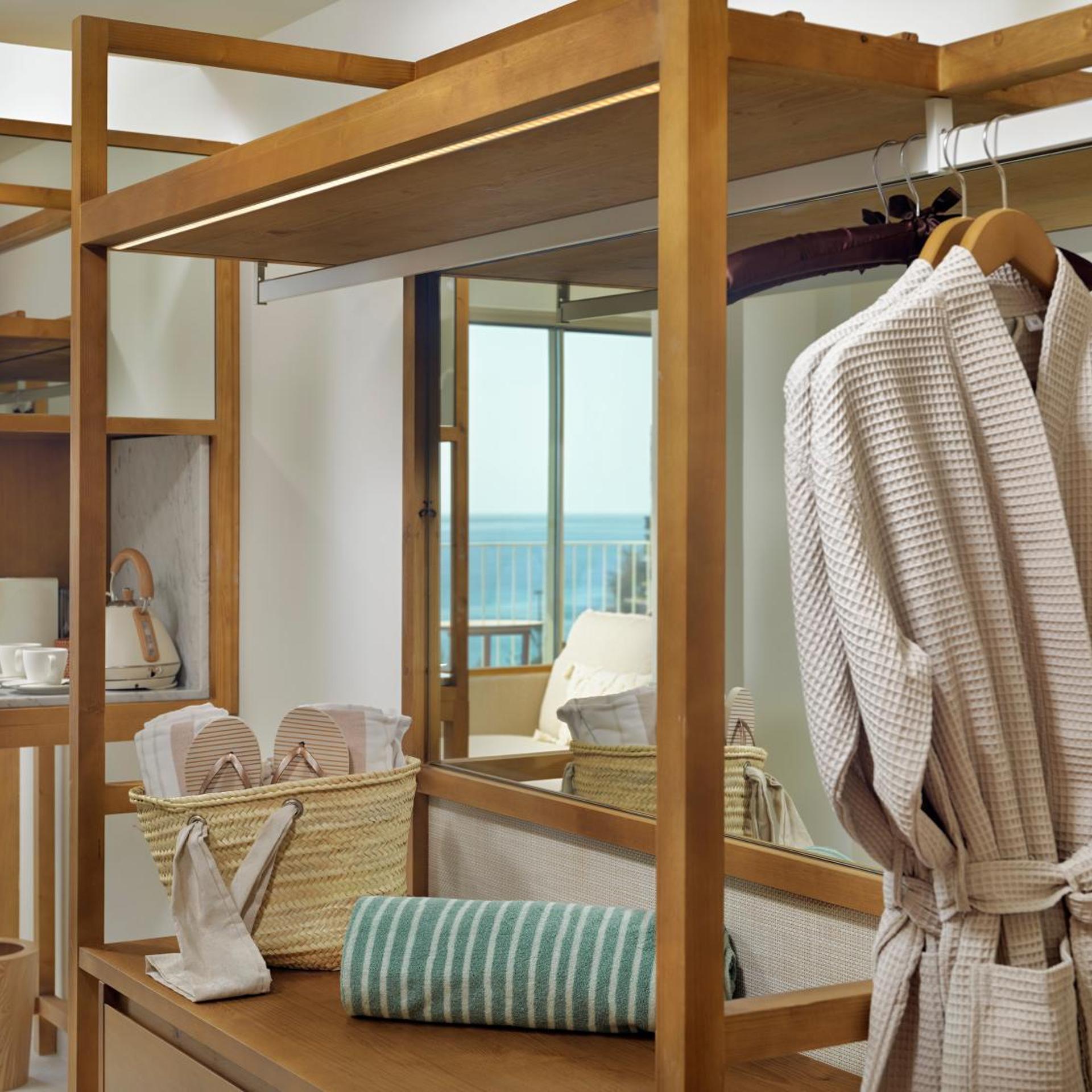 Reserve, Master, Suite, Ocean Front, Bathtub
