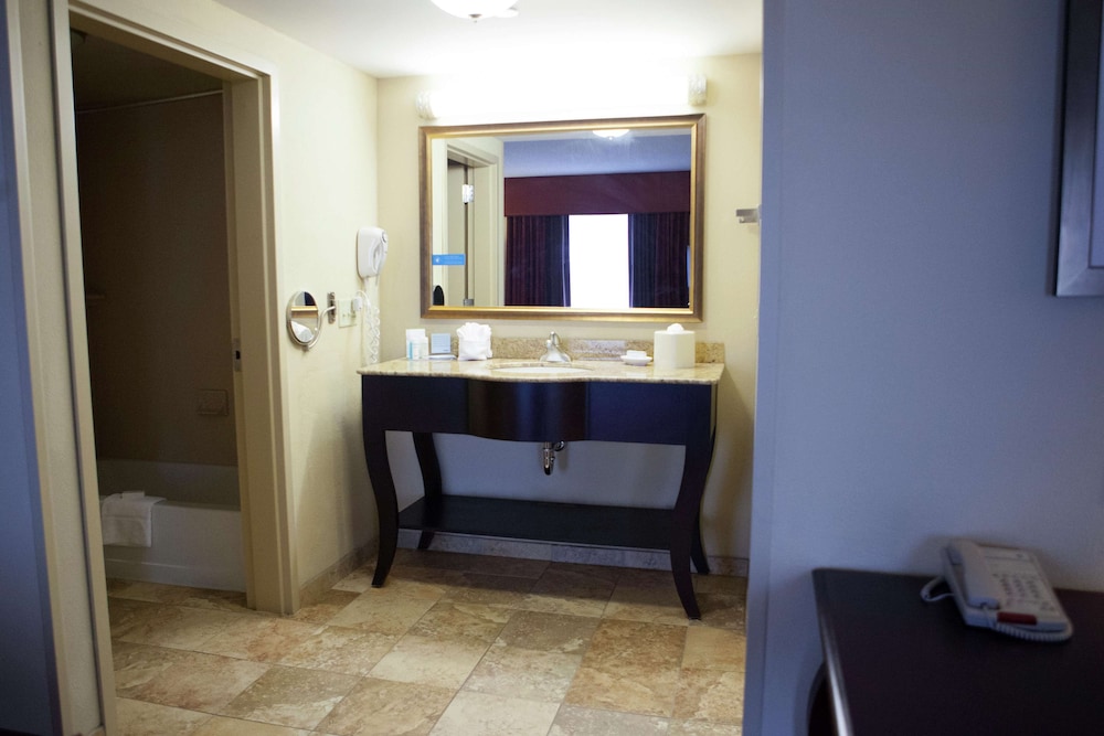 Hampton Inn Rochester Webster 4/36