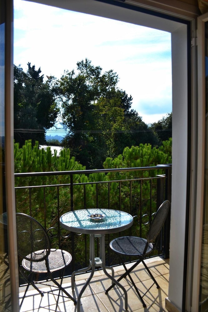 Corfu Hellinis Hotel 31/32