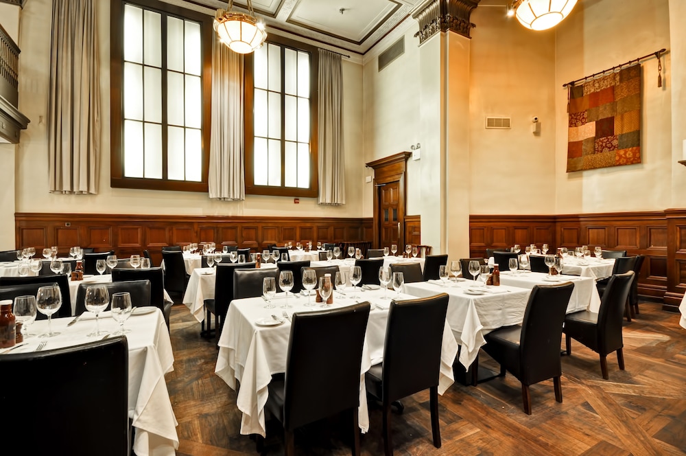 The Chemists Club Hotel 18/21