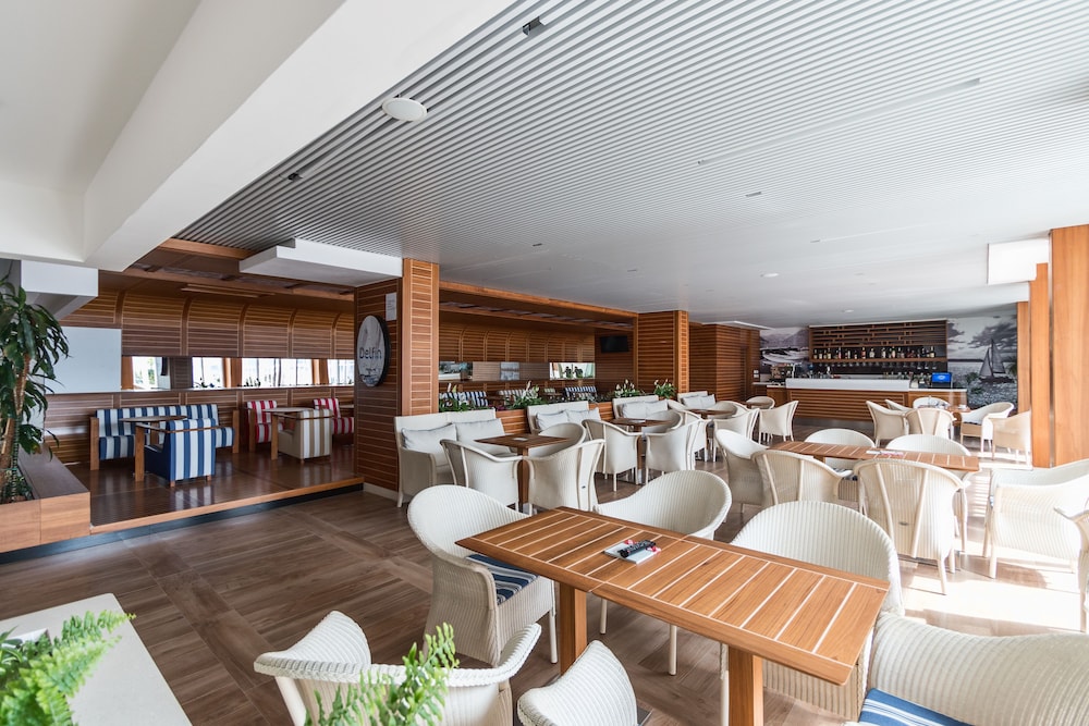 Carine Hotel Delfin 29/40