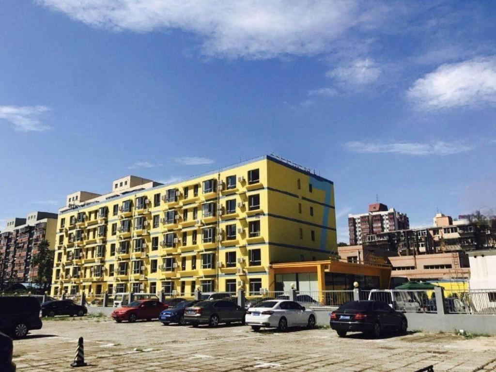 7 Days Inn (Beijing Panjiayuan Antique City) 12/35